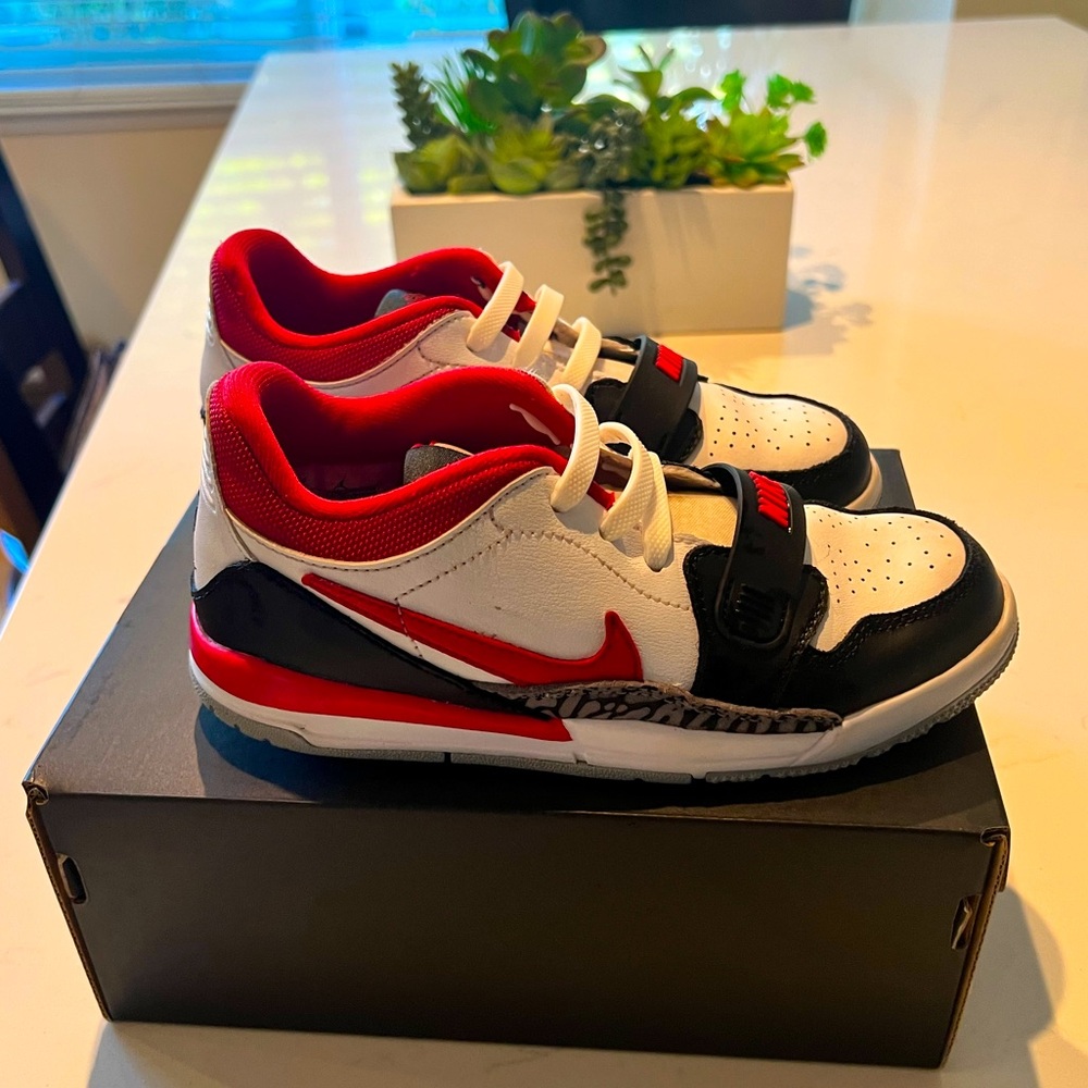 Jordan Legacy 312 Low Boy shoes